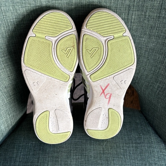 Vionic Women’s adore Active Sneaker Black White size 9 EUC! - Picture 12 of 14